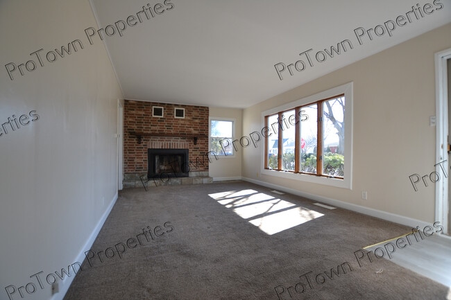 Photo - 1251 W Marion St