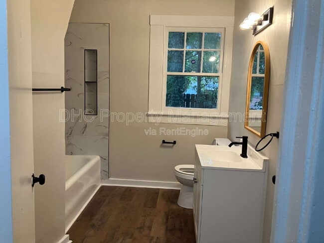 Photo - 2207 Bell St