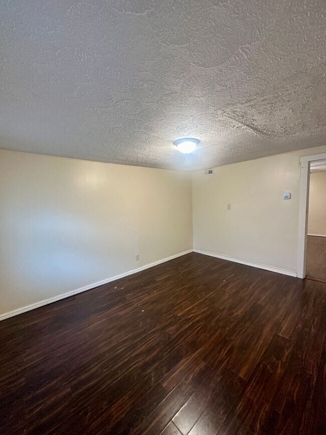 Photo - Pre-Leasing Now for Fall Semester 2025