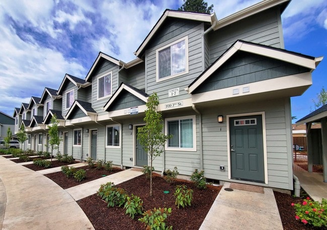 Pioneer Townhomes - Pioneer Townhomes