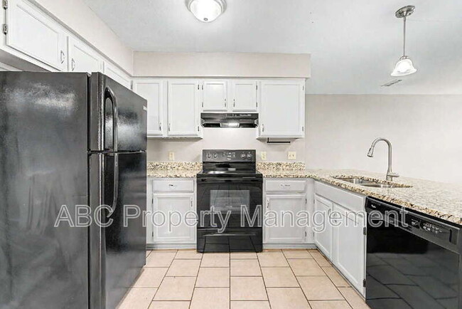 Photo - 3033 Mica St