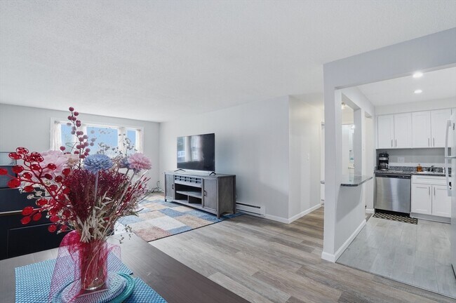 Photo - 180 Main St Unit B34