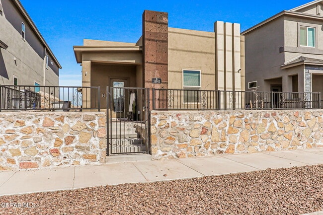 Building Photo - 14945 Pebble Hills Blvd