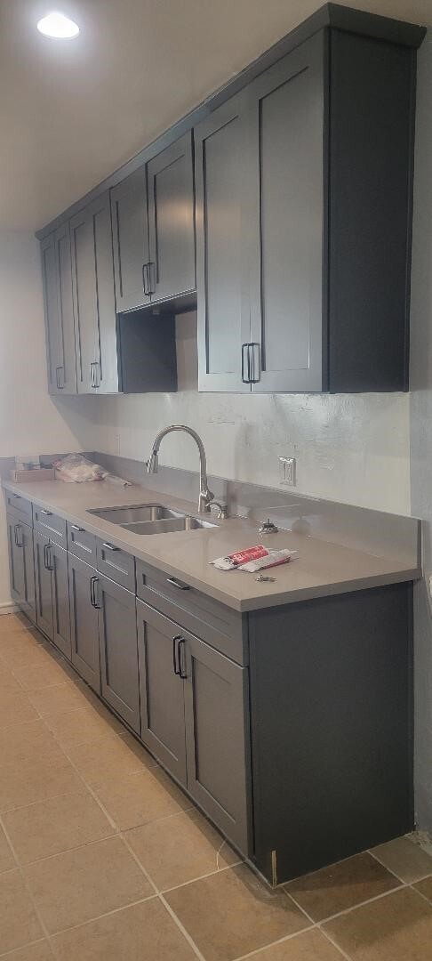Building Photo - 4026 Stevely Ave Unit 8 Rental