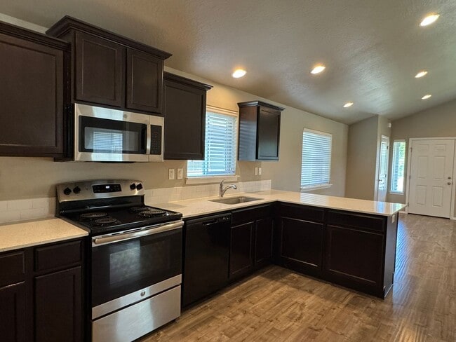 Photo - Beautiful 2 bedroom/1 bath home in Cottage Grove