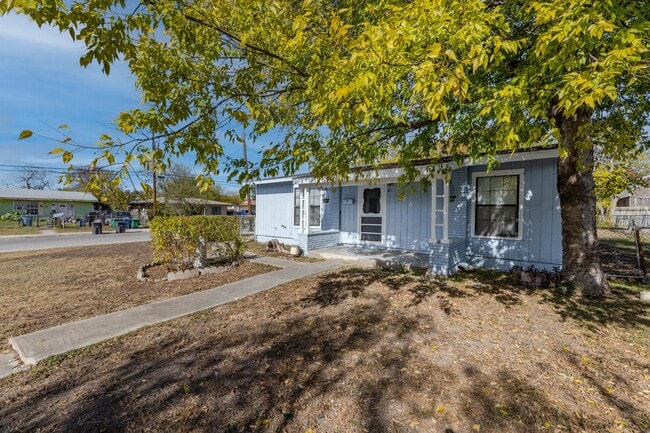 Photo - 875 Plainview Dr