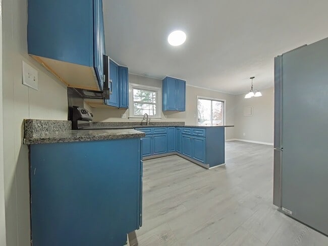 Photo - 285 Decatur Dr