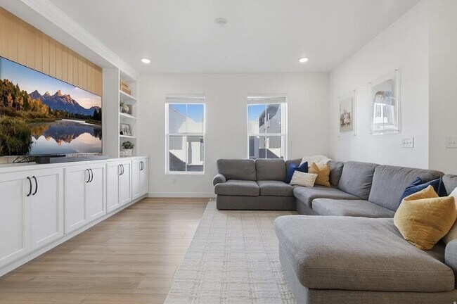 Photo - 9747 Ashgrove Ln