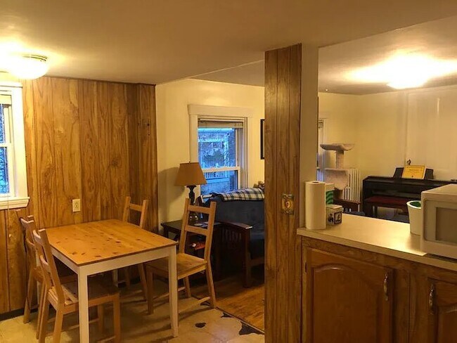 28 Cherry St Unit 2
