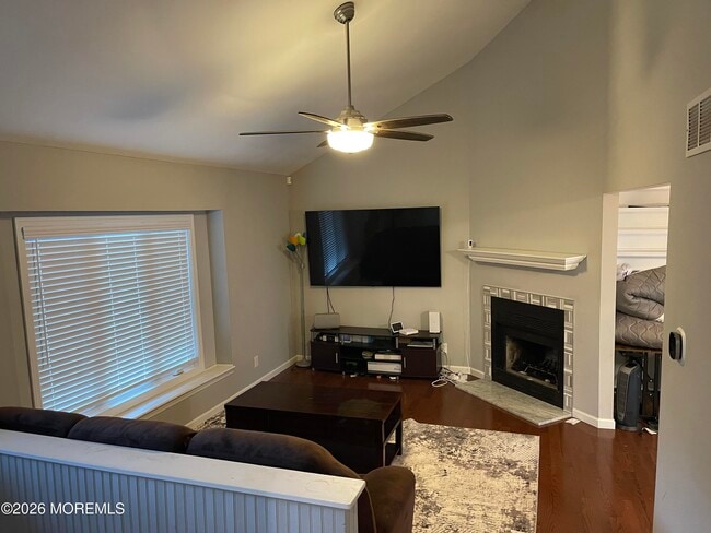 Photo - 162 S Linden Ave