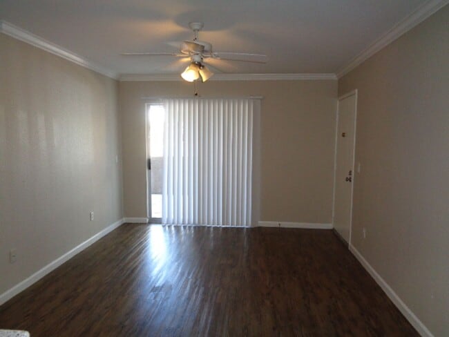 Building Photo - Spacious 2 bedroom condo in north Phoenix!... Unit 1072