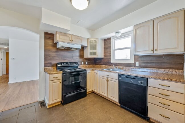 Photo - 3036 W Prospect Rd