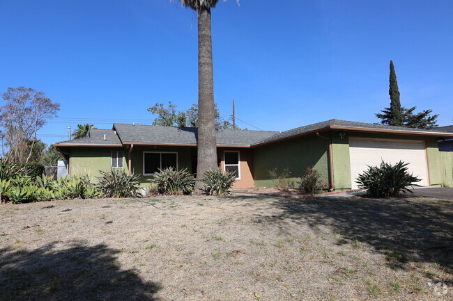 Building Photo - 11813 Glamis St Rental