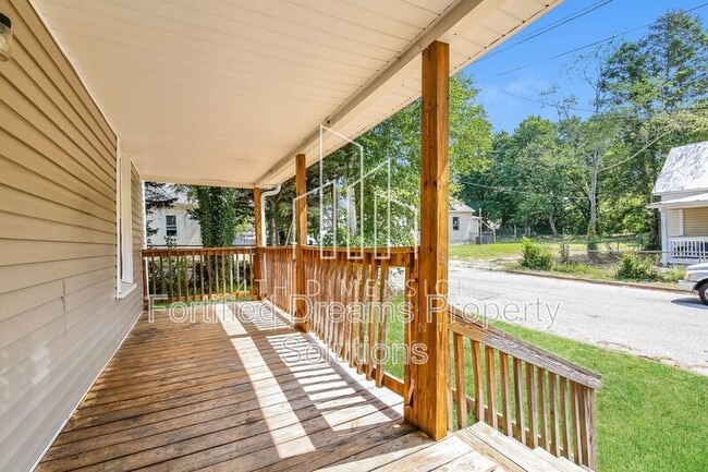 Photo - 2214 Nissen Ave