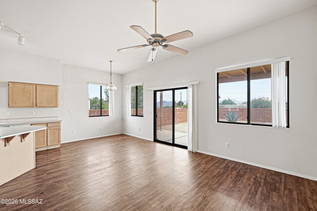 1342 W Hopbush Way