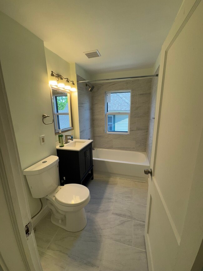 Photo - 1534 Eddington Rd