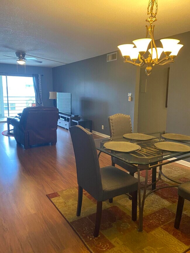 Photo - 2804 Victoria Way