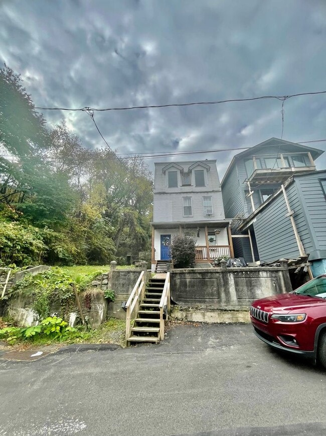 Building Photo - 76 Holt St Unit #2 Rental