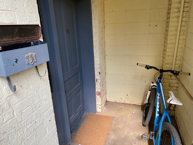 Photo - 2122 N Clifton Ave