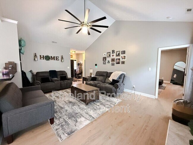 Photo - 229 Scarlet Oak Dr