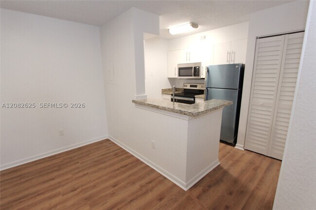 Photo - 2881 N Oakland Forest Dr Unit 206