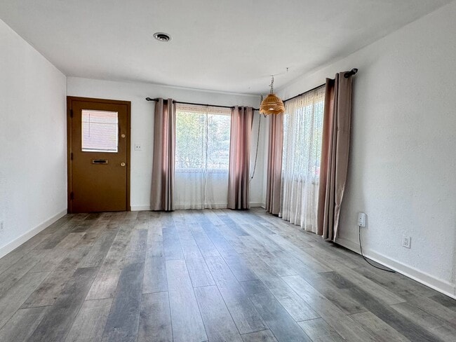Photo - 1101 F Ave