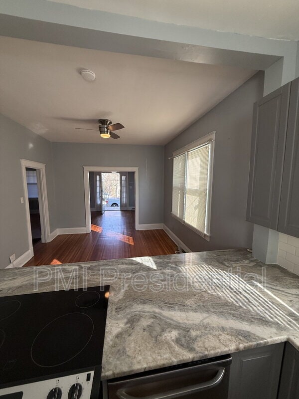 Photo - 608 W 19th St