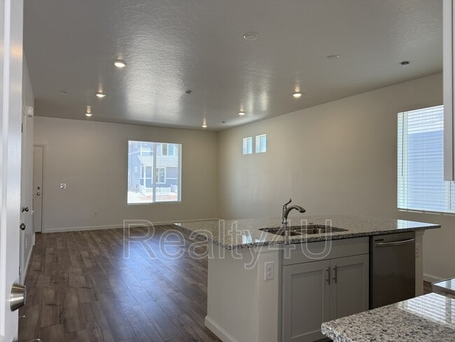 Photo - 203 E Arcade Dr Condo