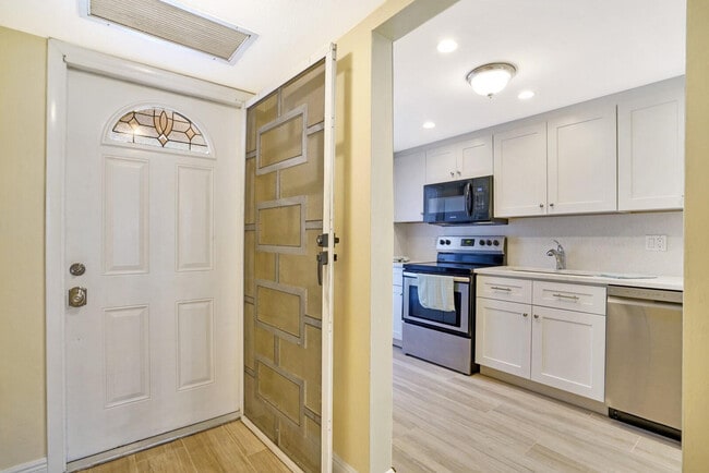 Building Photo - 4500 N Federal Hwy Unit 101A