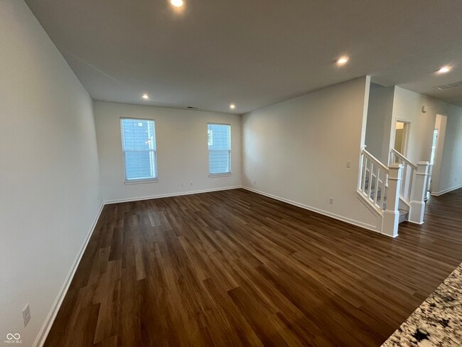 9275 Loyola Wy