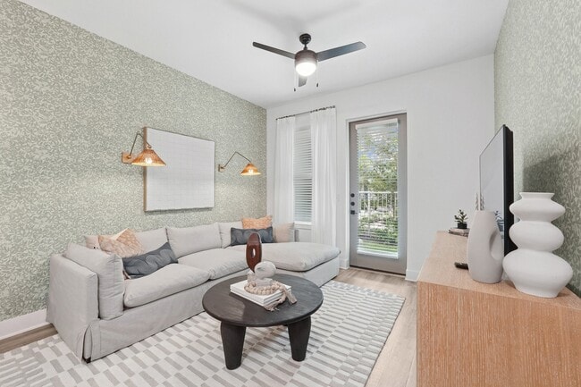 Spacious Living Room - Linz Bayview