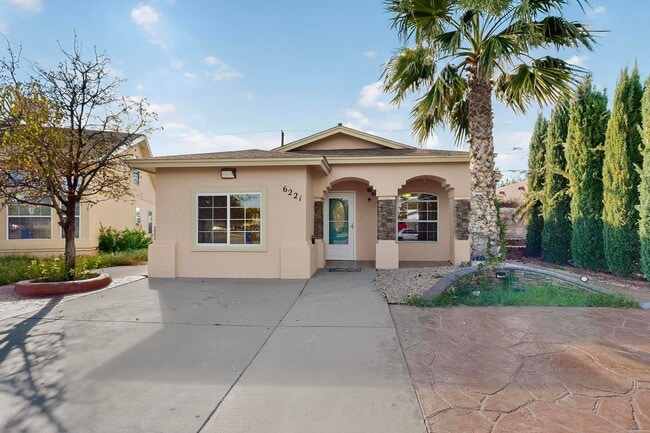 Photo - 3 bedroom, 2 bath single story home in Wes...