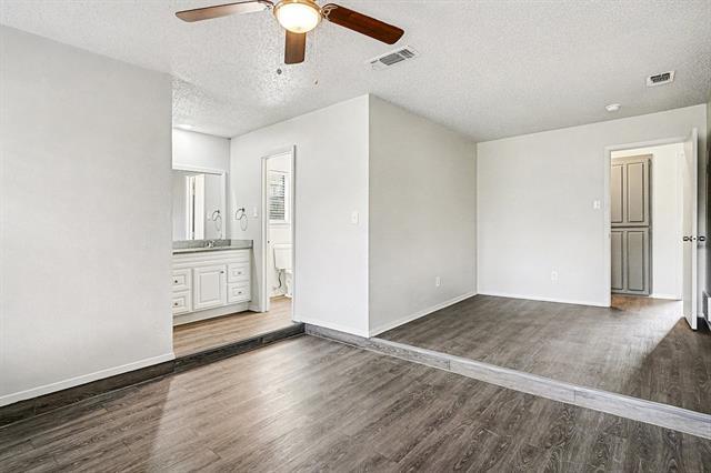 Photo - 2705 Warren Ln