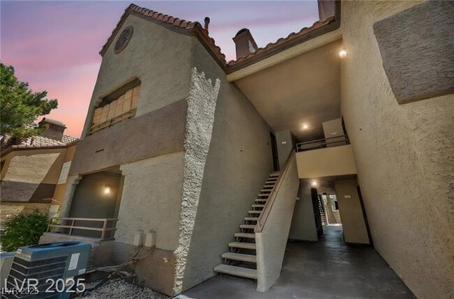 Building Photo - 2200 S Fort Apache Rd Unit 2041