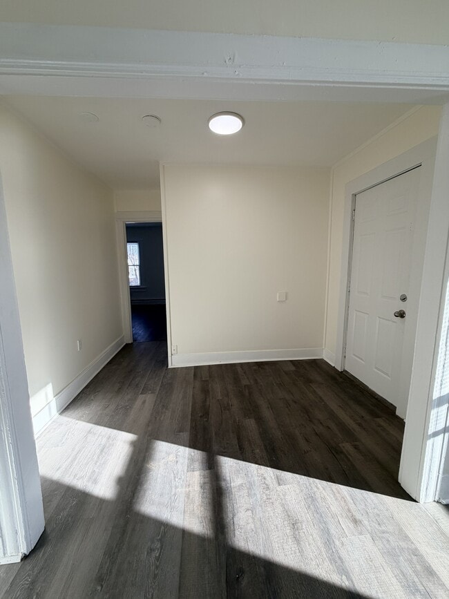 Front Entrance - 574 W Main St Unit 3rd Floor