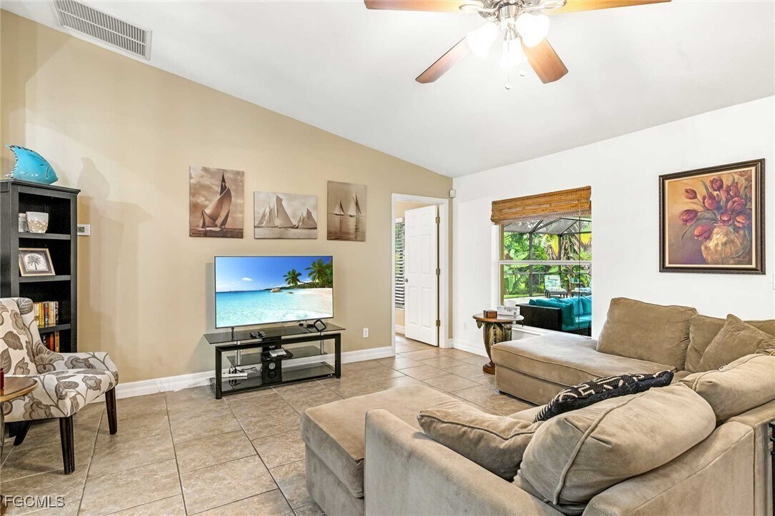 Photo - 4534 SW 5th Pl