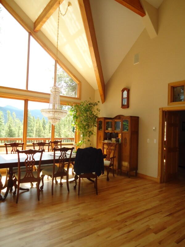 464 Silver Cir