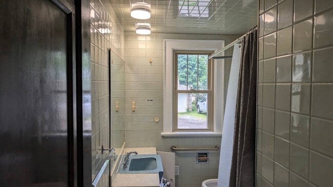 Photo - 1011 California Ave Unit Apt. 1R