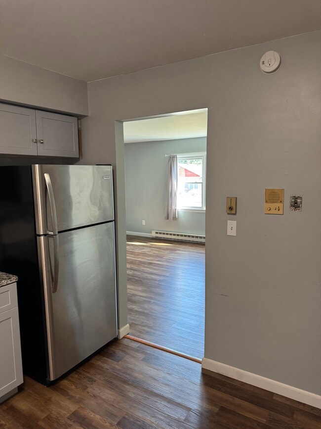 Photo - 647 Providence St