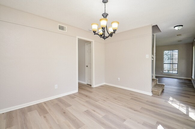 Photo - 16015 Southampton Dr