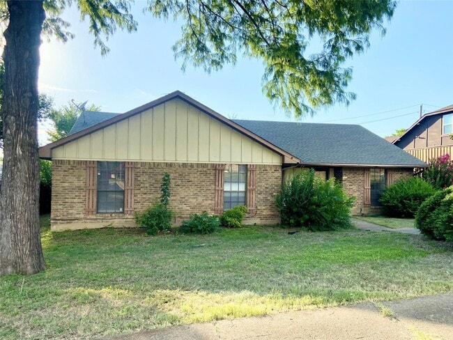 Building Photo - 1905 Los Rios Blvd Rental