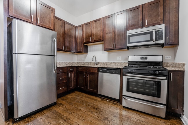 Photo - 1756 W Montrose Ave Unidad 1