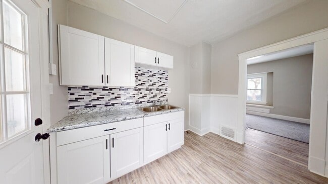 Building Photo - 4500 W 39th St Unit Lower Rear