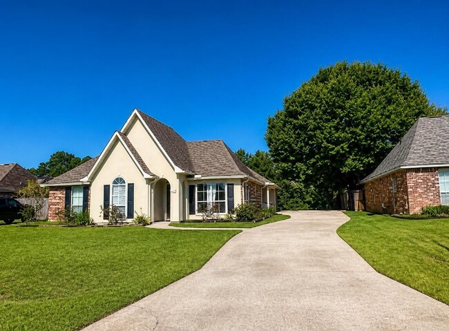 Building Photo - 24561 Fair Weather Dr