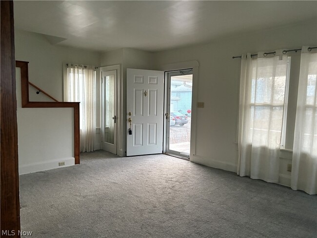 Photo - 315 E 10th St