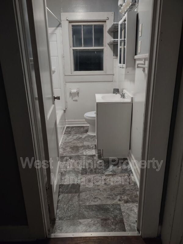 Photo - 102 Pine St