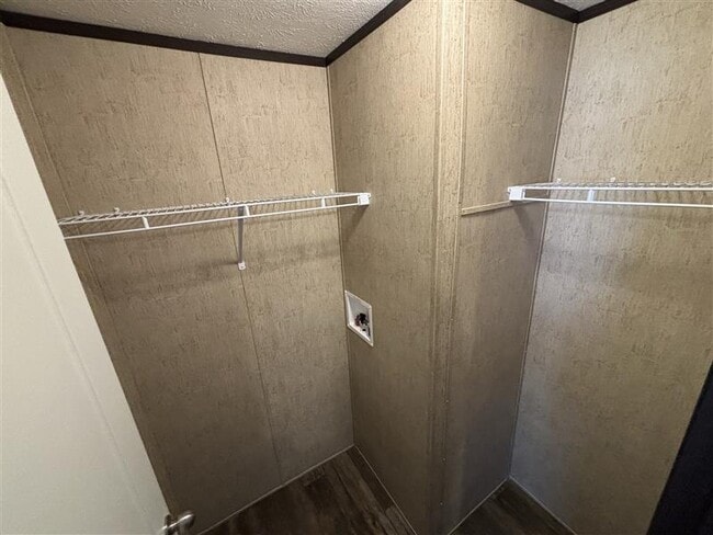 Photo - 37 Lou Henry Ln