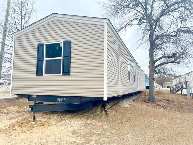 Building Photo - 600 Ermine Rd