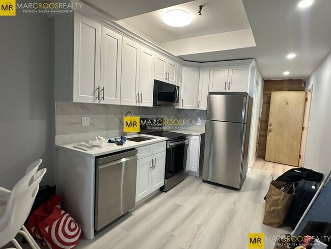 Building Photo - 476 Commonwealth Ave