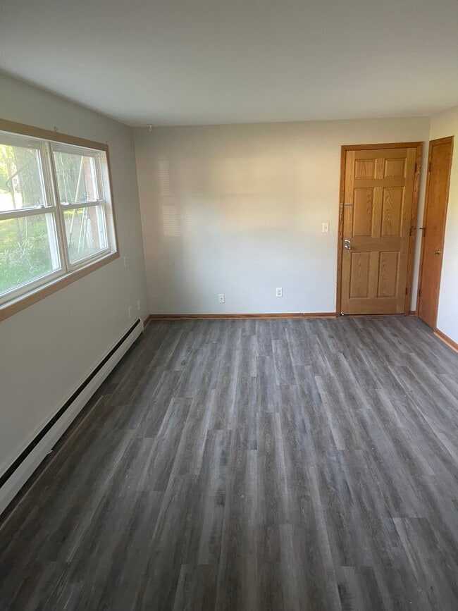 Building Photo - 815 17th St W Unit C Rental